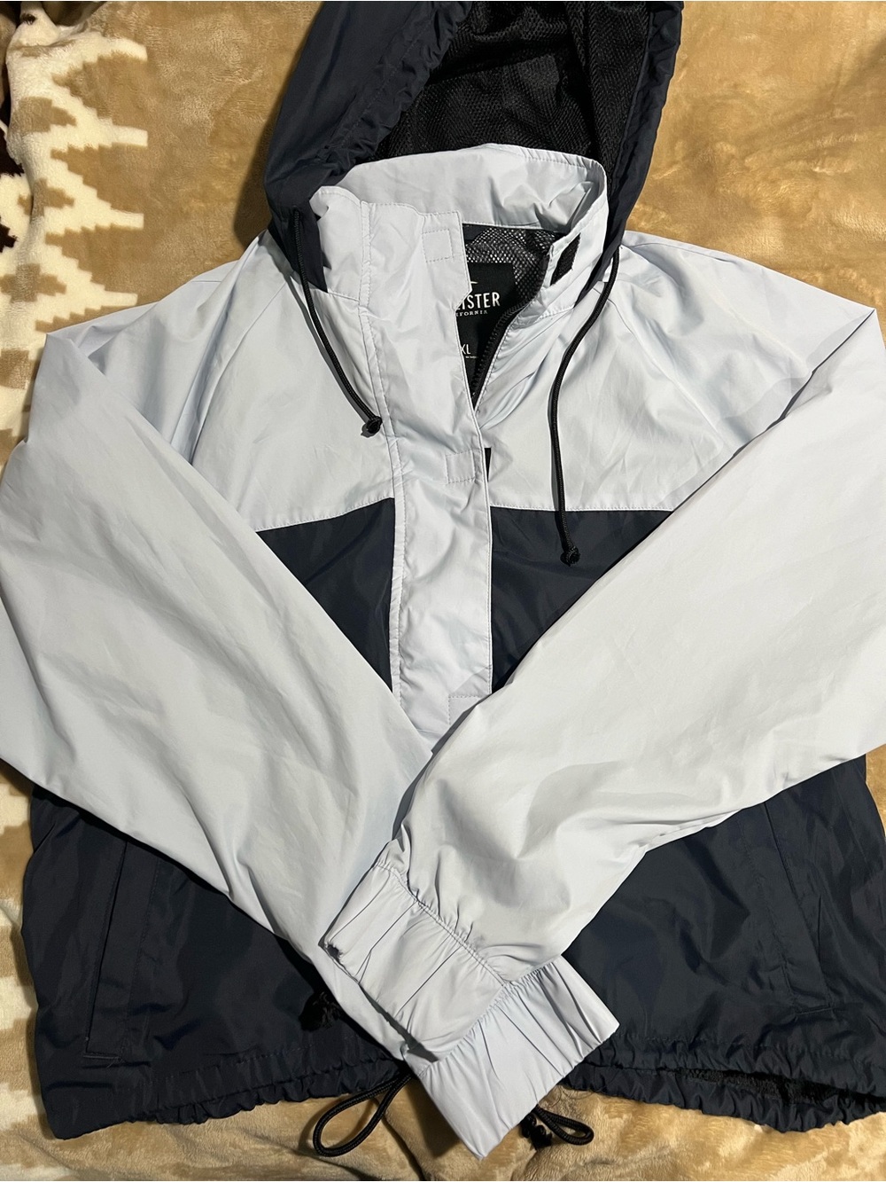 Women’s Two-Tone Windbreaker Jacket - Light Blue & Navy